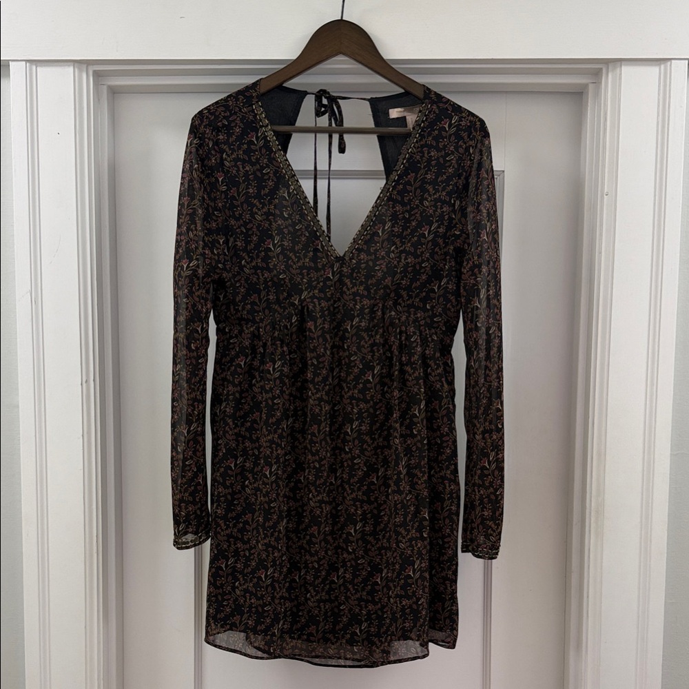 Black w/ Floral Long Sleeve Dress - Size M